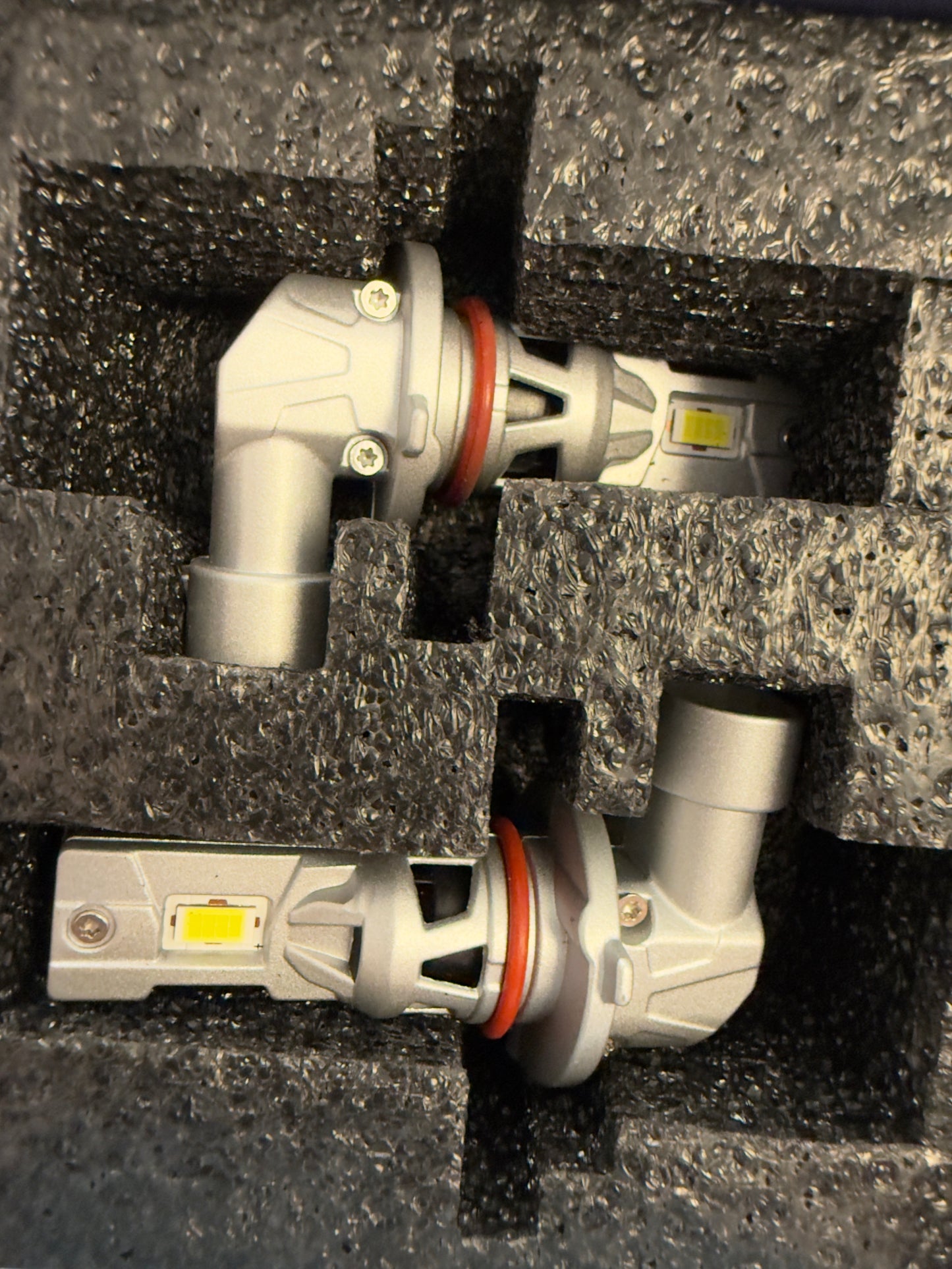 9005 200W Ultra Bright LED Vehicle Headlight 15000 Lumens With Cooling Fan