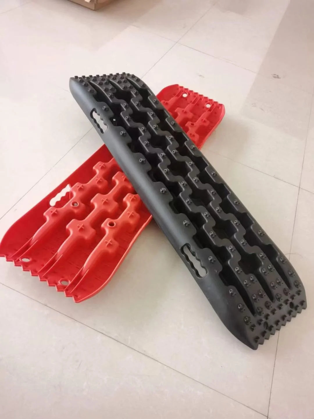 Universal Recovery Traction Boards - Tested by Targa-X and Very Strong.