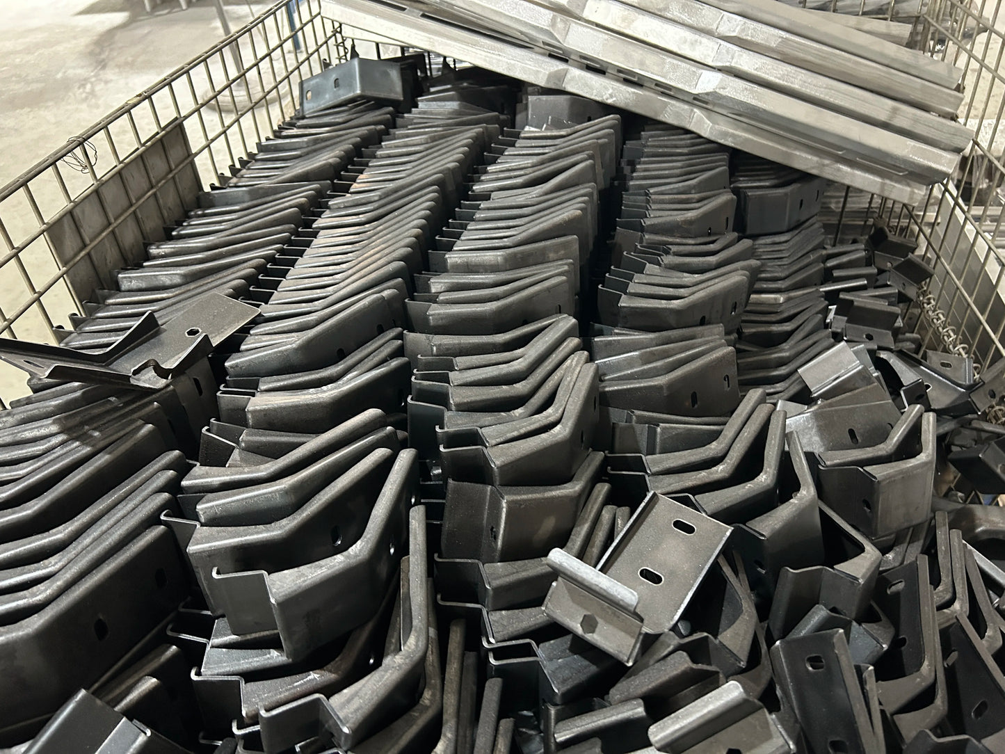 TELLIKA India Jimny 5 Door Accessories Factory Steel Running Boards Side Step Pedal Bars For New Suzuki Jimny 2023 2024