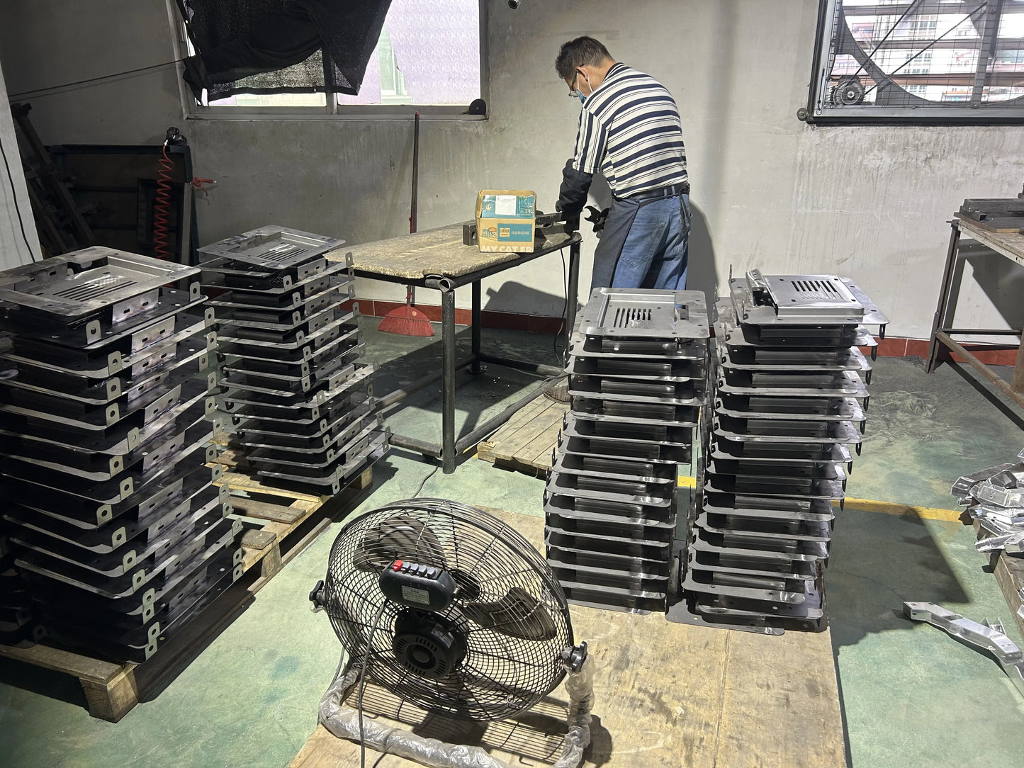 TELLIKA India Jimny 5 Door Accessories Factory Steel Running Boards Side Step Pedal Bars For New Suzuki Jimny 2023 2024