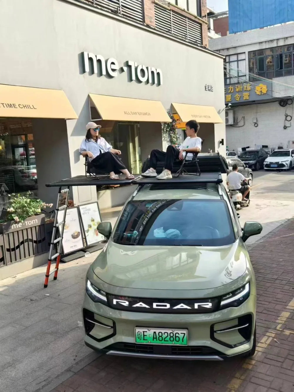 SUV Off-road Vehicle Roof Rack Expansion Platform.