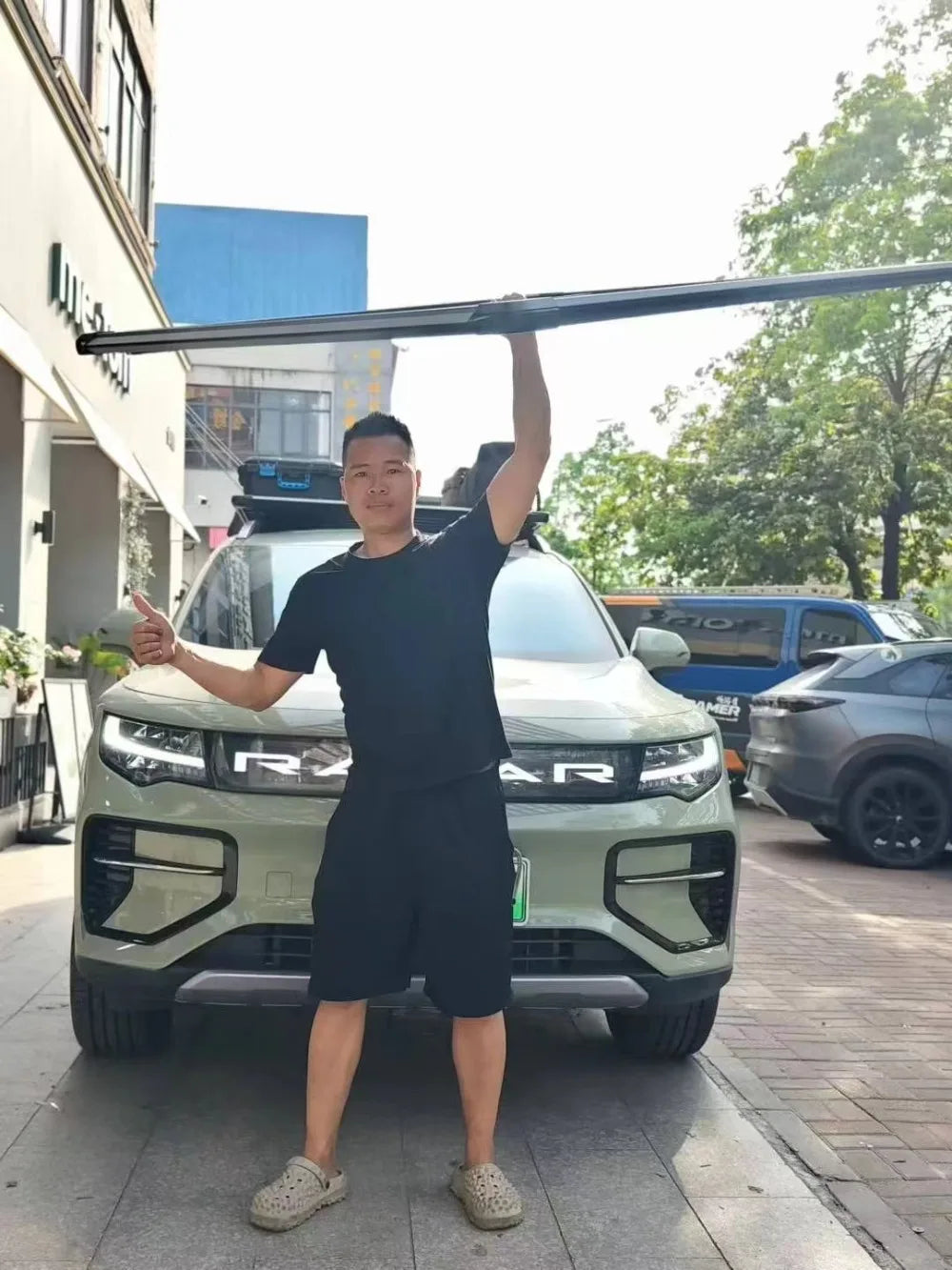 SUV Off-road Vehicle Roof Rack Expansion Platform.