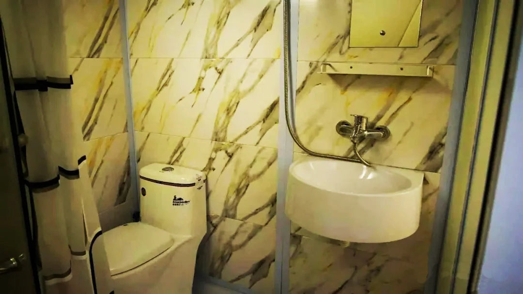 RUIDONG - Waterproof PVC Dome tent. Quick to install.