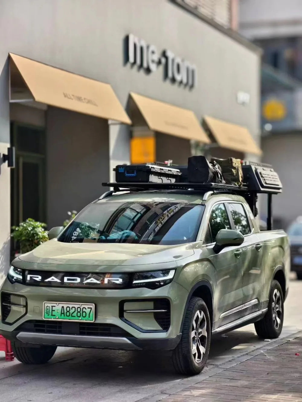 SUV Off-road Vehicle Roof Rack Expansion Platform.
