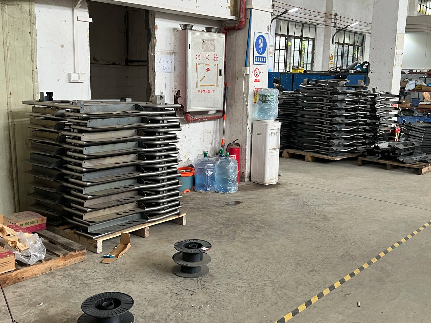 TELLIKA India Jimny 5 Door Accessories Factory Steel Running Boards Side Step Pedal Bars For New Suzuki Jimny 2023 2024