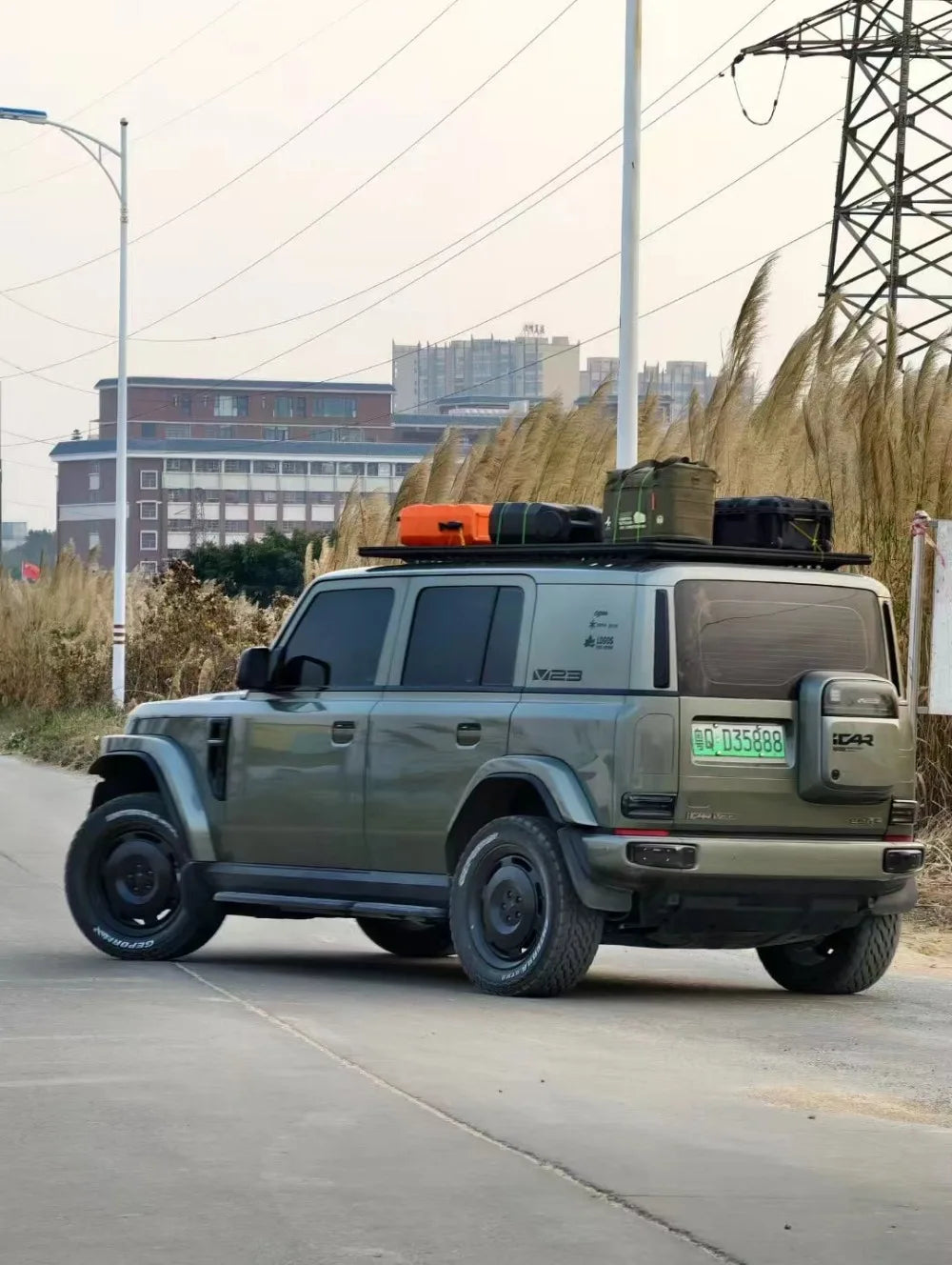 SUV Off-road Vehicle Roof Rack Expansion Platform.